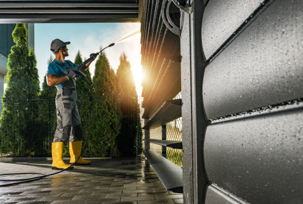 Professional Pressure Washing in Delft Colony, CA